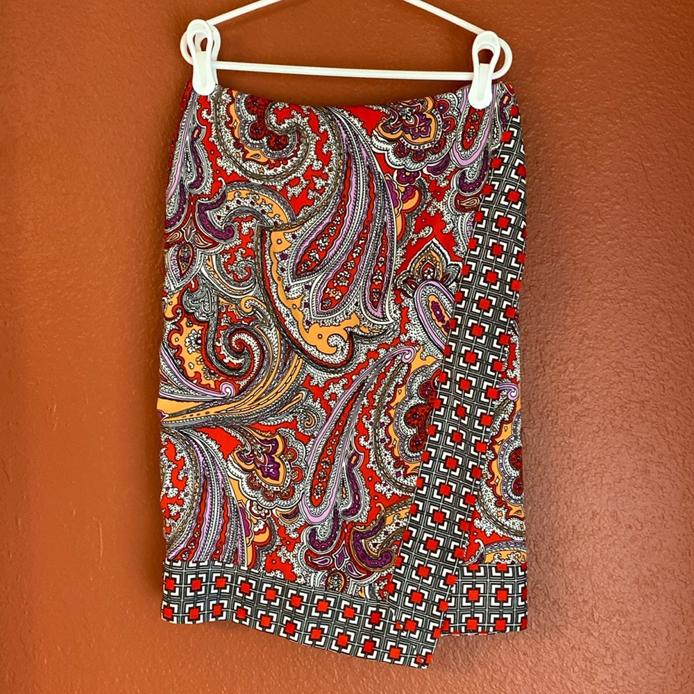 Size 4 - NY & Co - Split skirt lined.